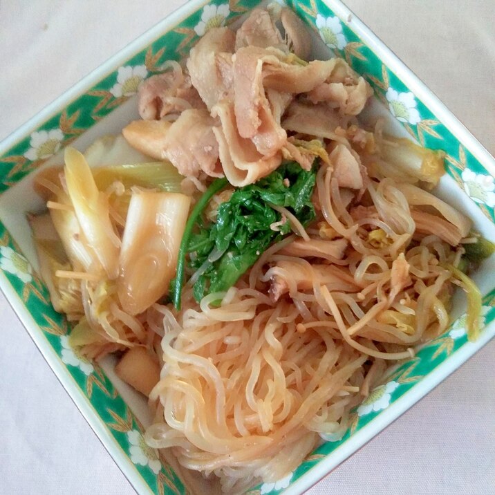素朴!豚バラ肉のフリー鍋